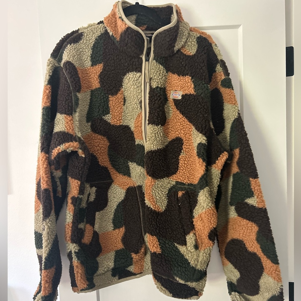 NWOT Dickie’s Camo Sherpa